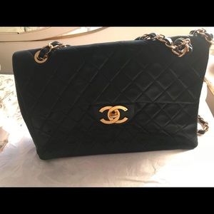 Chanel Black Vintage Patent Jumbo Classic Maxi